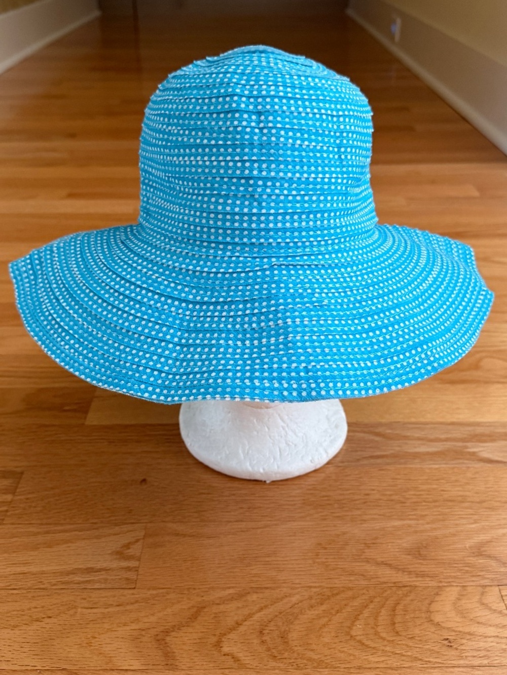 Wallaroo Hat Company Petite Scrunchie Sun Hat Turquoise White